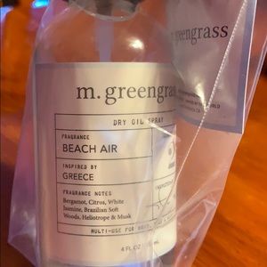 M. Greengrass Dry Oil Spray